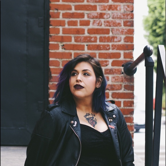 Meet your Posher, Jessica - Picture 5 of 8